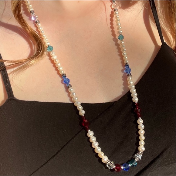 Pearl and Swarovski crystal long necklace - Picture 3 of 4